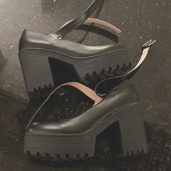 Chunky Mary Jane heels platform black cross lace strap - Picture 3 of 3